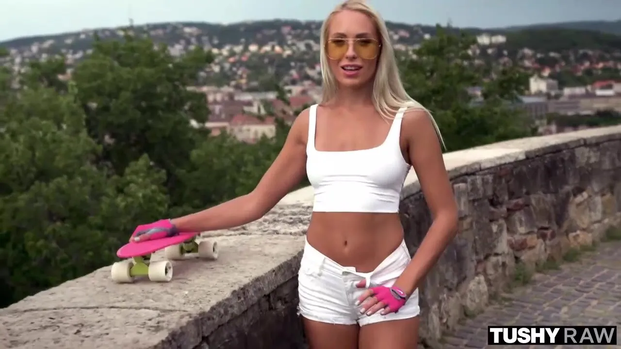 Angelika Grays in Pink Me