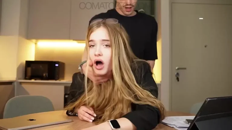 Blooming Comatozzes Boss Fucks Secretary Dirt