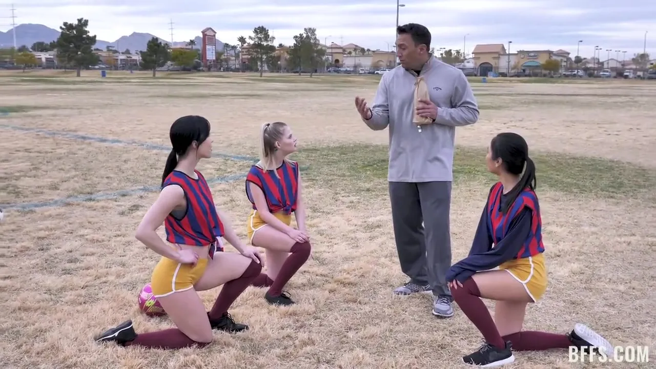 Diana Grace, Avery Black, Coco Lovelock – Thanking Our Coach As A Team