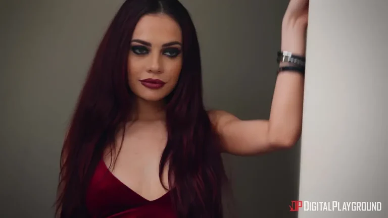 Sabina Rouge, Ivy Lebelle Survive The Night: Scene 1