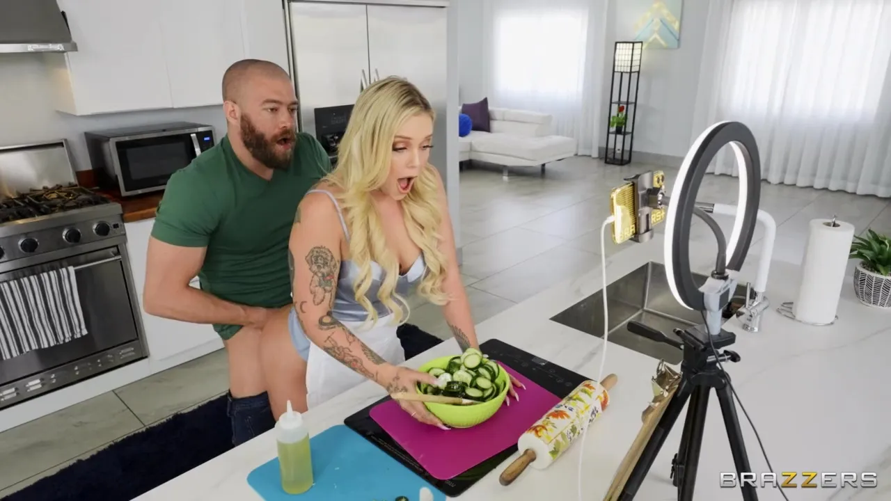 Xander Corvus And Kali Roses – Todays Special Is Stuffed Kali